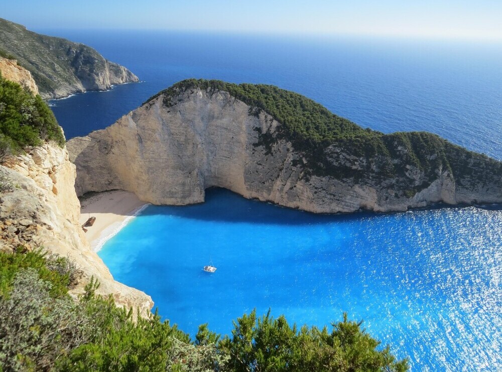 Torre Salsa cliffs and beach